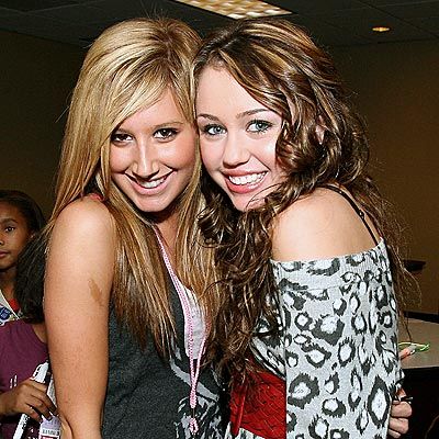 miley_and_ashley_tisdale.jpg